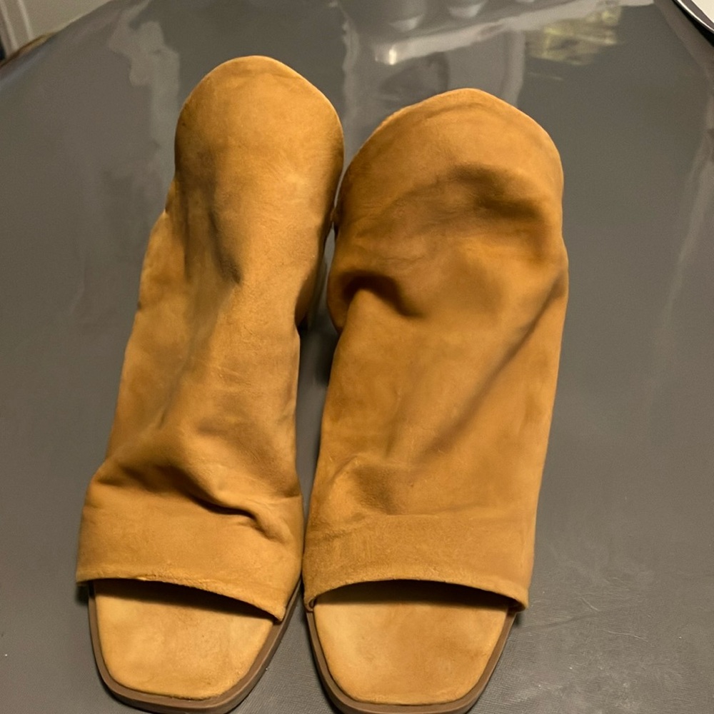 Like new Dibatrue size 8